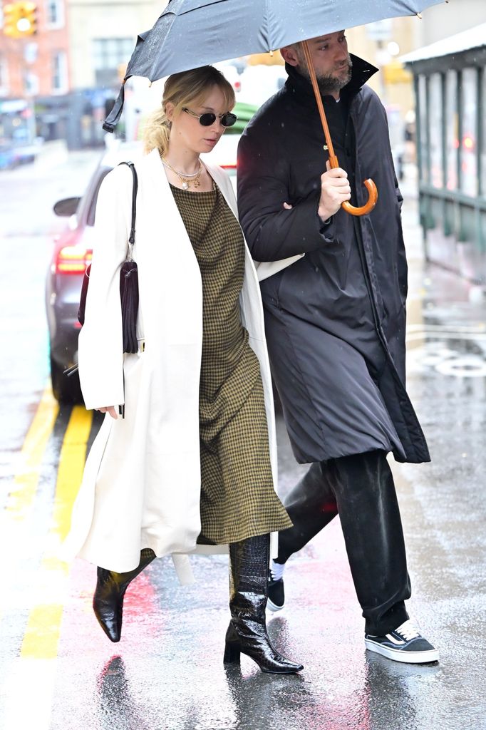  Jennifer Lawrence con su esposo Cooke Maroney en Nueva York.