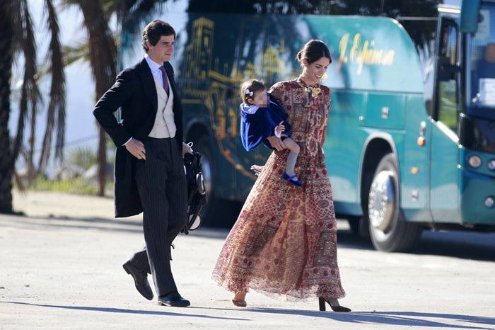 Los duques de Huéscar y su hija Rosario de boda