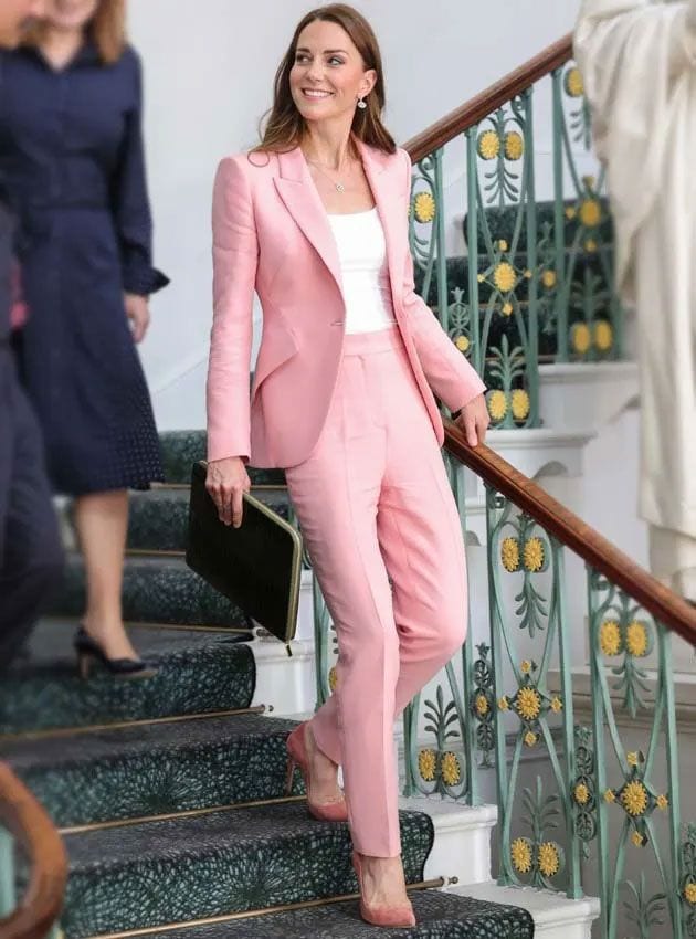 kate middleton traje rosa