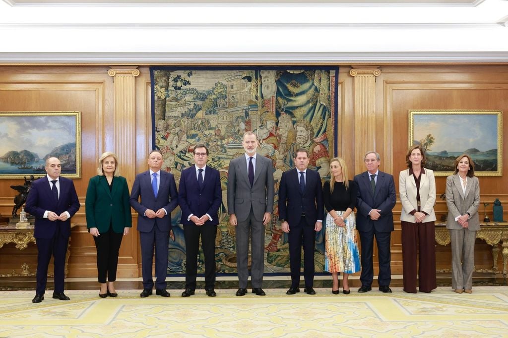 El Rey con representantes de los empresarios y los autónomos tras la DANA de Valencia 