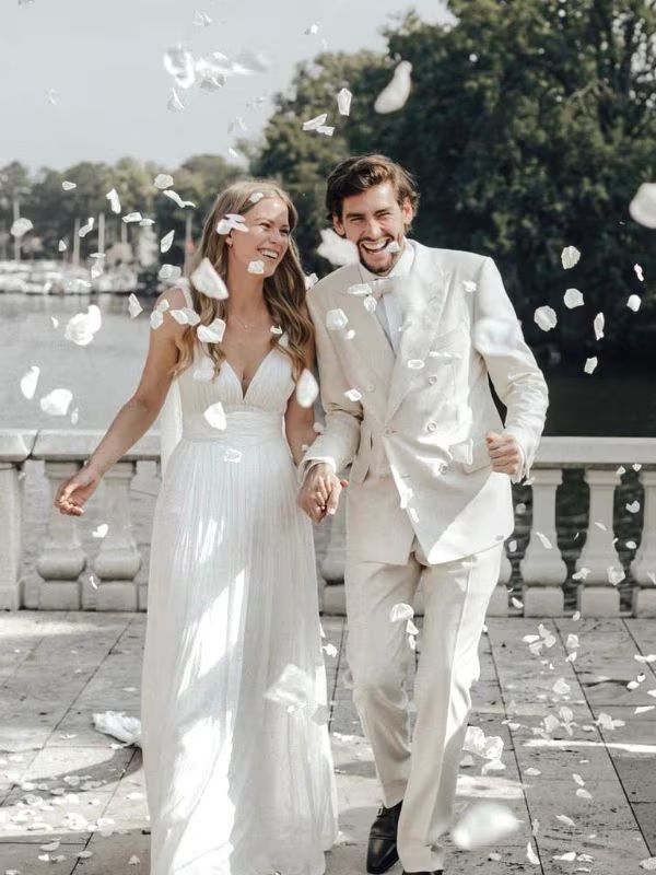 Alvaro Soler y Melanie Kroll en su boda, 2023
