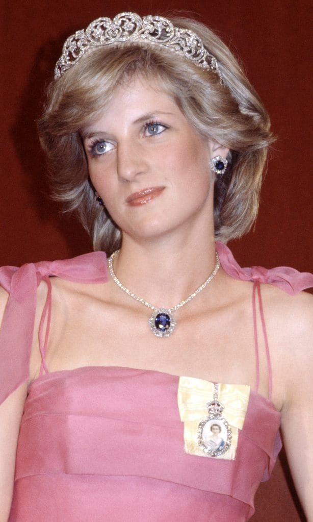 12 photos proving princess diana was a fashion icon