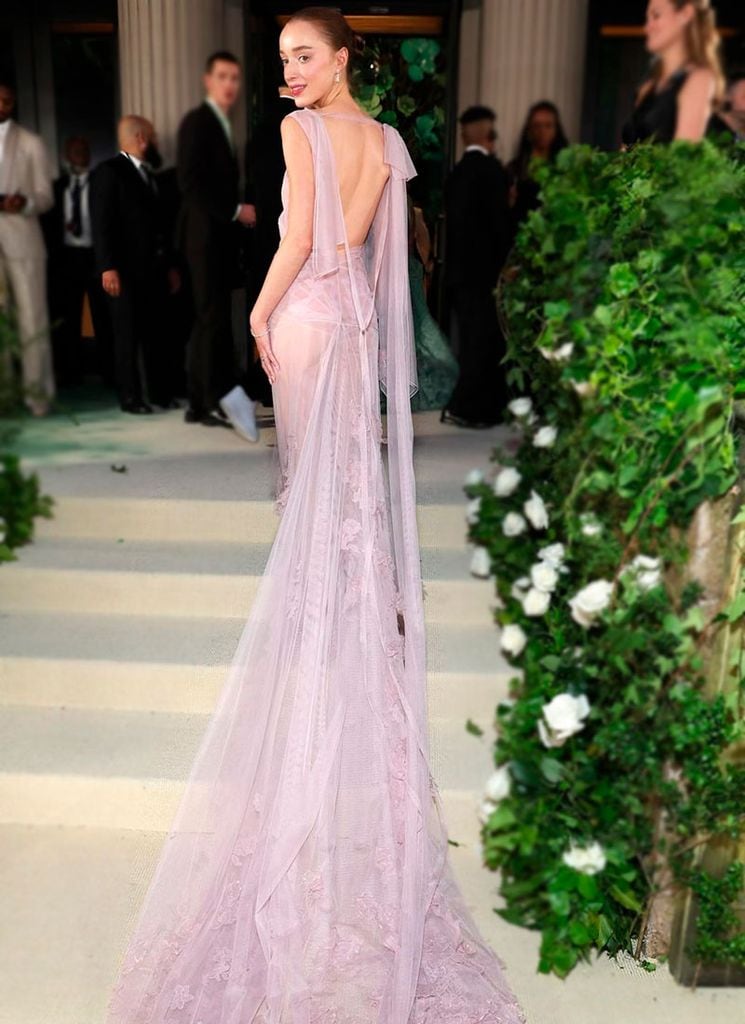 MET Gala 2024 Phoebe Dynevor