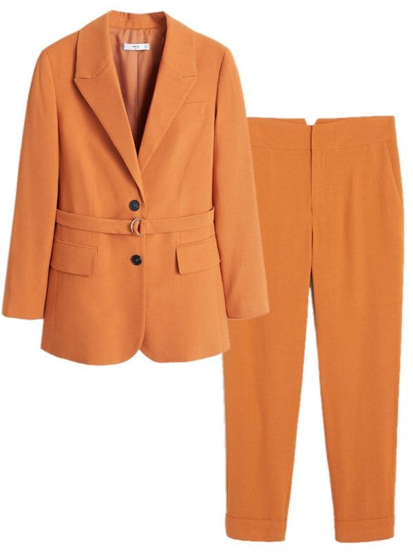 traje naranja mango