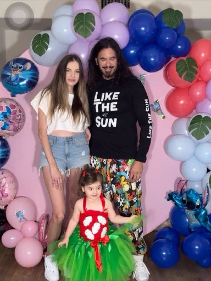 En agosto, Mario Cimarro y Broni celebraron el segundo cumpleaños de su hija Brianna.