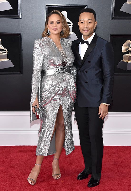 grammy2018_red_carpet_john_legend_chrissy_teigen_1a