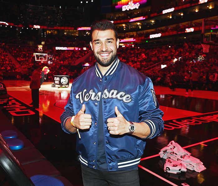 Sam Asghari en Atlanta viendo un partido