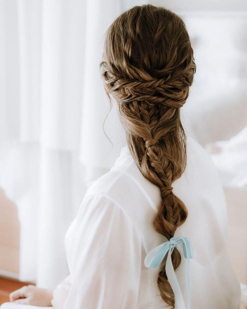 Peinados de novia con trenzas melena larga