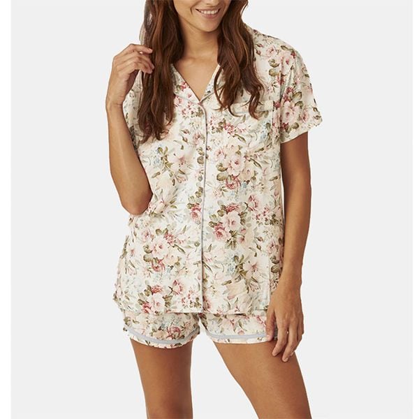 pijama verano estiloso mujer flores a