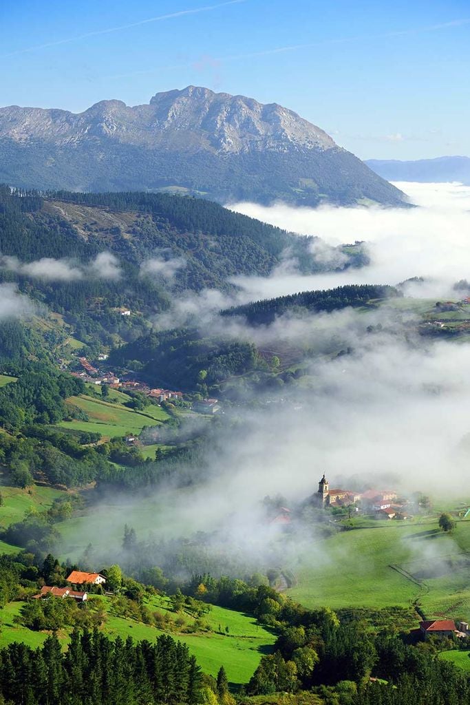 Planes en el valle de Aramaio, la Suiza Alavesa, País Vasco