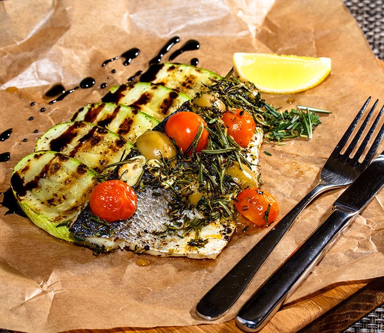 Lomos de lubina con verduras el papillote