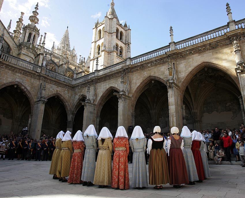 las-cantaderas-leon