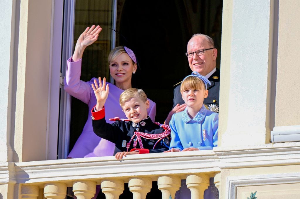 Alberto y Charlene de Mónaco con los príncipes Jacques y Gabriella.  Dia Nacional de Mónaco 2024