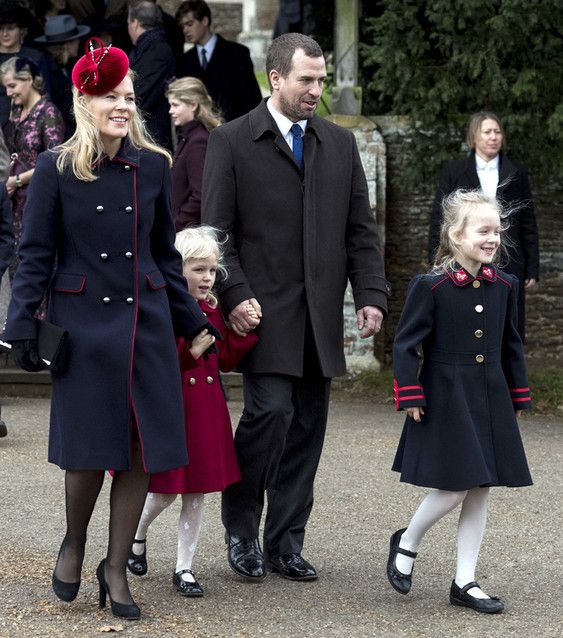 Peter y Autumn Phillips con sus hijas