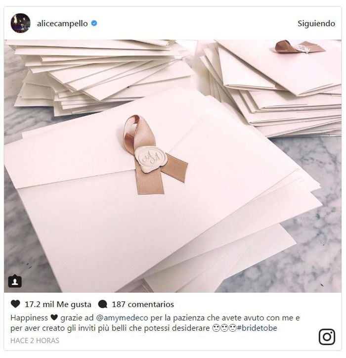 Alice Campello muestra sus 'bellas' invitaciones de boda