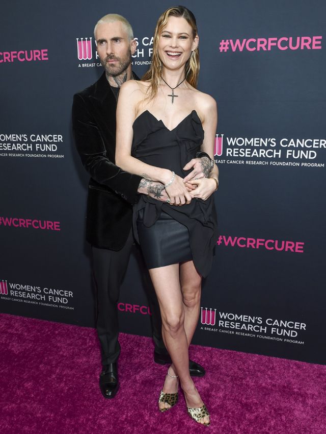 Adam Levine y Behati Prinsloo, muy enamorados tras el escándalo