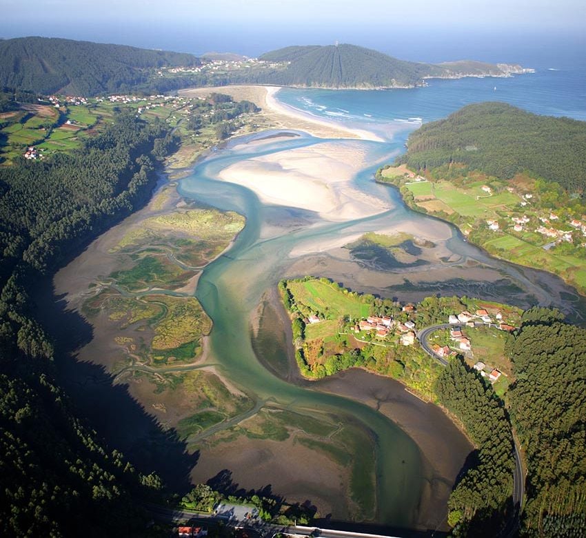 Ensenada de Esteiro y playa de Vilarrube Cedeira