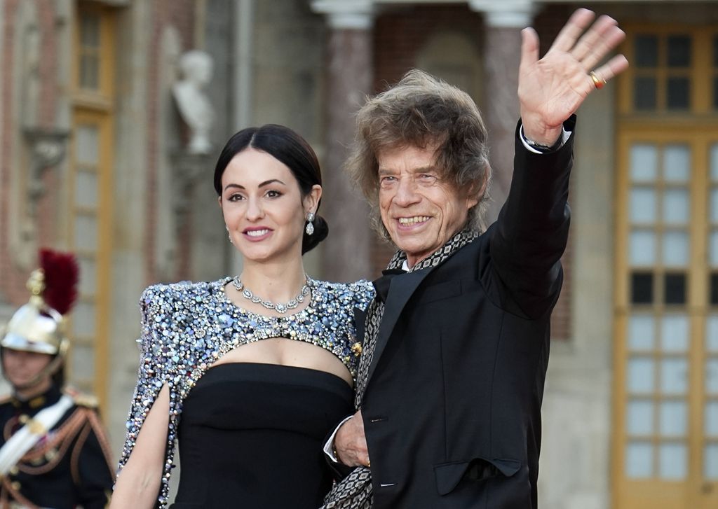 Mick Jagger y Melanie Hamrick en Versailles (París). 2023 