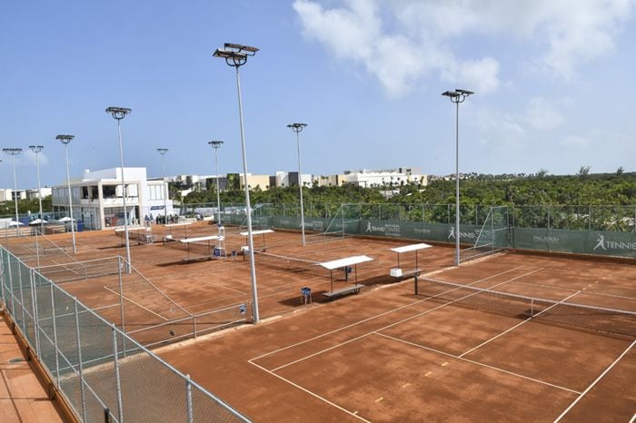 Nadal inaugura en México su primera escuela