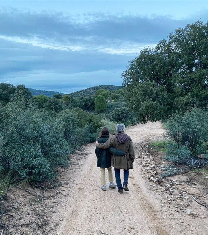 Ana Sainz junto a su padre, Carlos Sainz