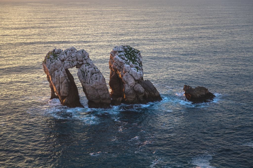 De acantilados impresionantes a calas recónditas: esto es todo lo que tiene Cantabria para ti