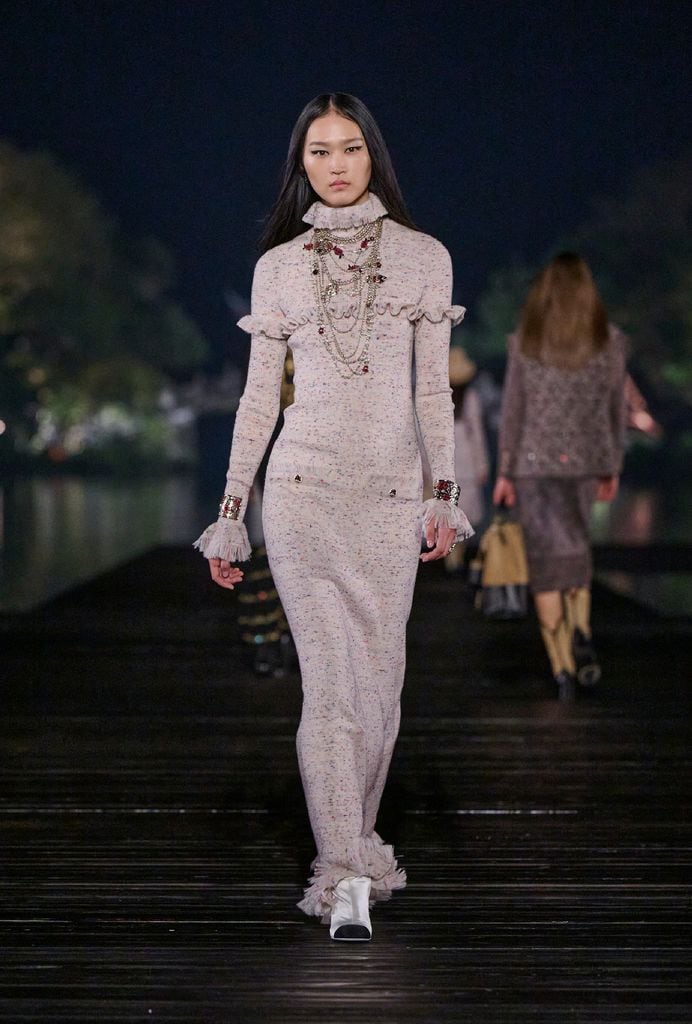 Desfile de CHANEL 2024/25 Métiers d’art en Hangzhou, China