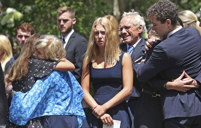 La familia Kennedy, en el funeral de Saoirse.