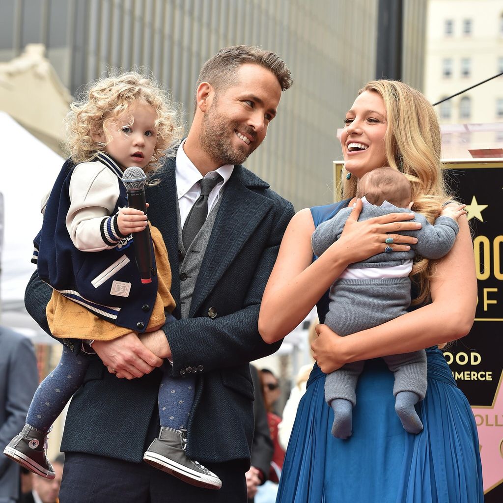 Ryan Reynolds y Blake Lively tienen su primera aparición en público junto a sus pequeñas hijas