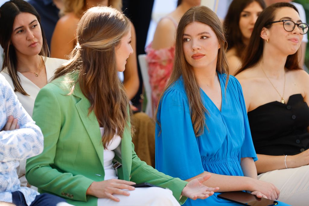 La Princesa Leonor y la infanta Sofía en el encuentro con jóvenes de la Fundación Princesa de Girona el 10 de julio de 2024