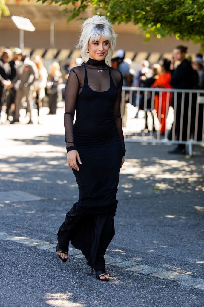 Camila Cabello llegando al desfile de Off-White en Nueva York