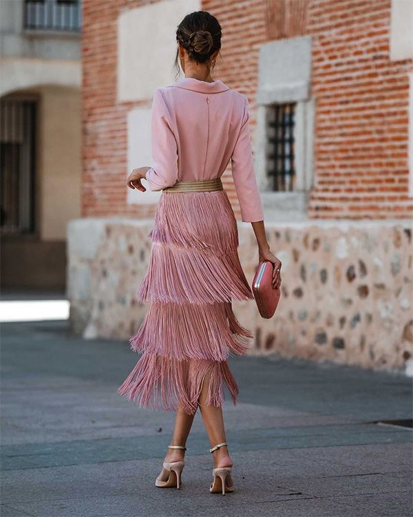 vestido invitada de flecos