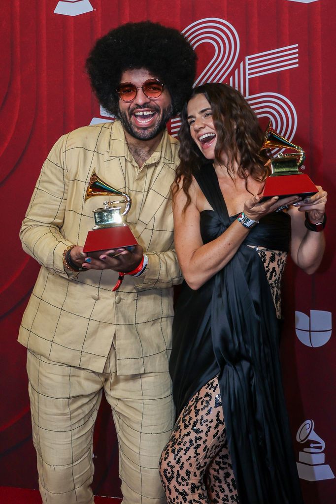 Mariana Aydar y Mestrinho en la 25 edición de los Premios Grammy Latinos. 14 de noviembre de 2024. Miami 