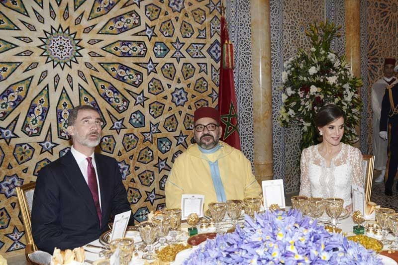 Los reyes Felipe y Letizia con Mohamed VI de Marruecos