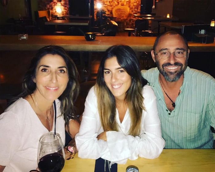 Anna Ferrer con sus padres