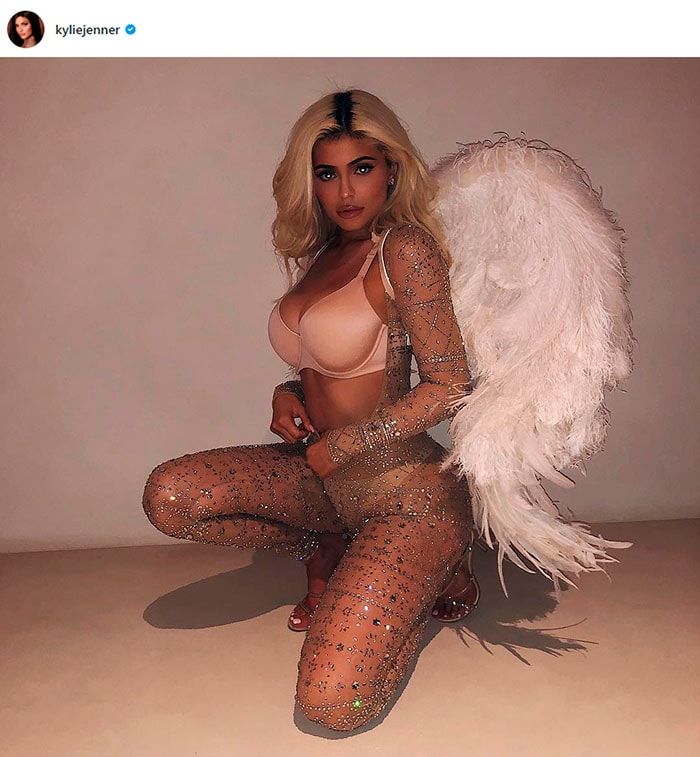 kylie jenner angel disfraz vs a