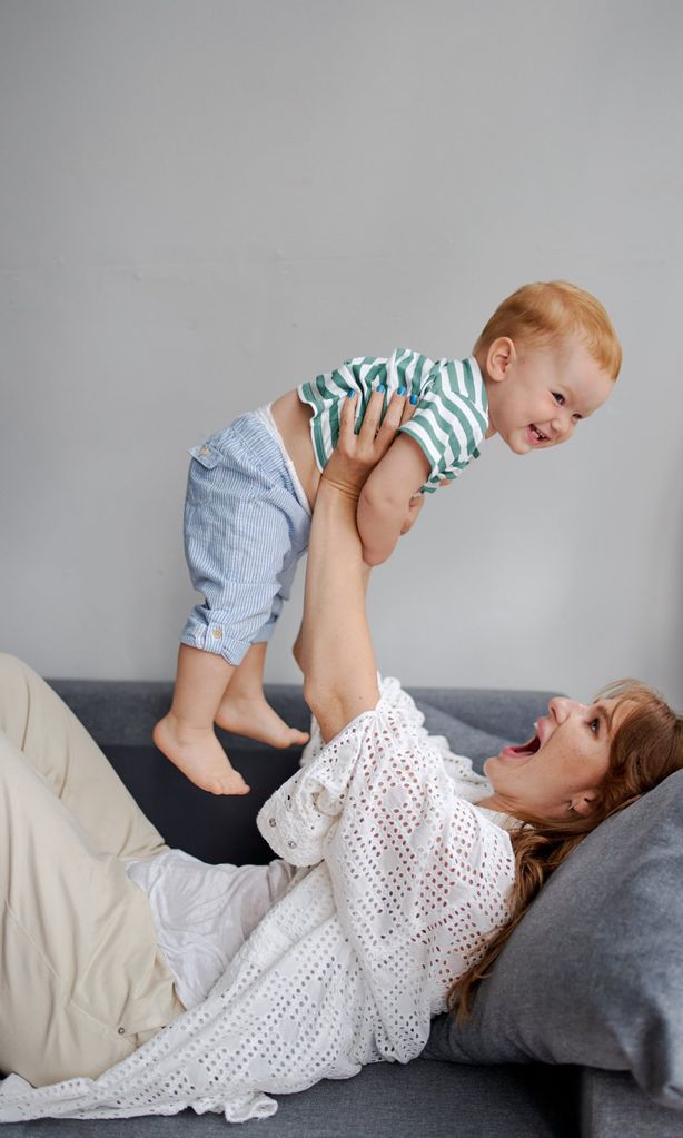 Bebé con su madre