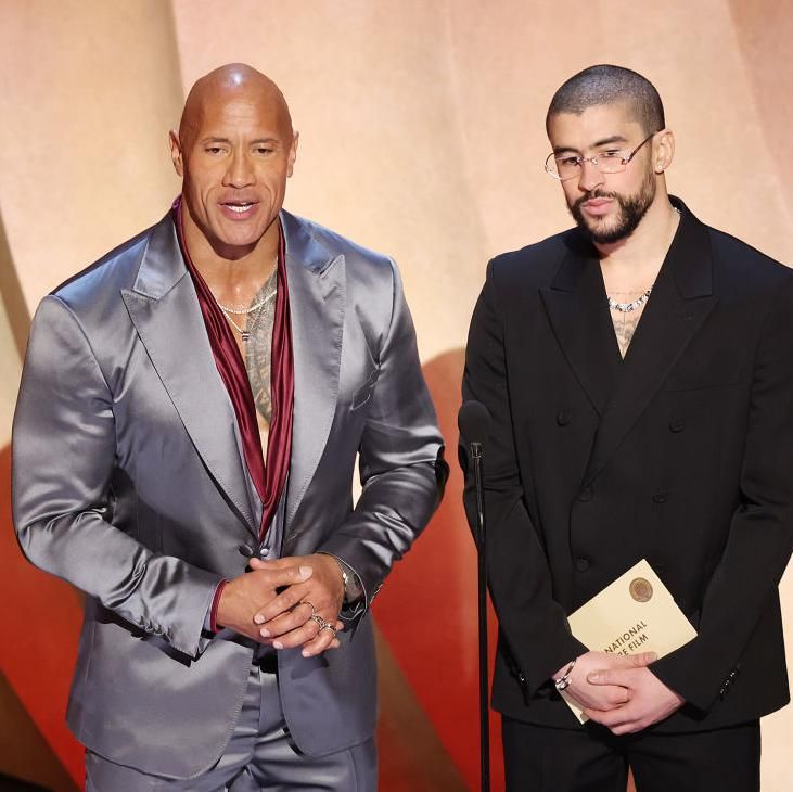 Bad Bunny y Dwayne Johnson fueron los presentadores de \"Mejor Película Internacional\"