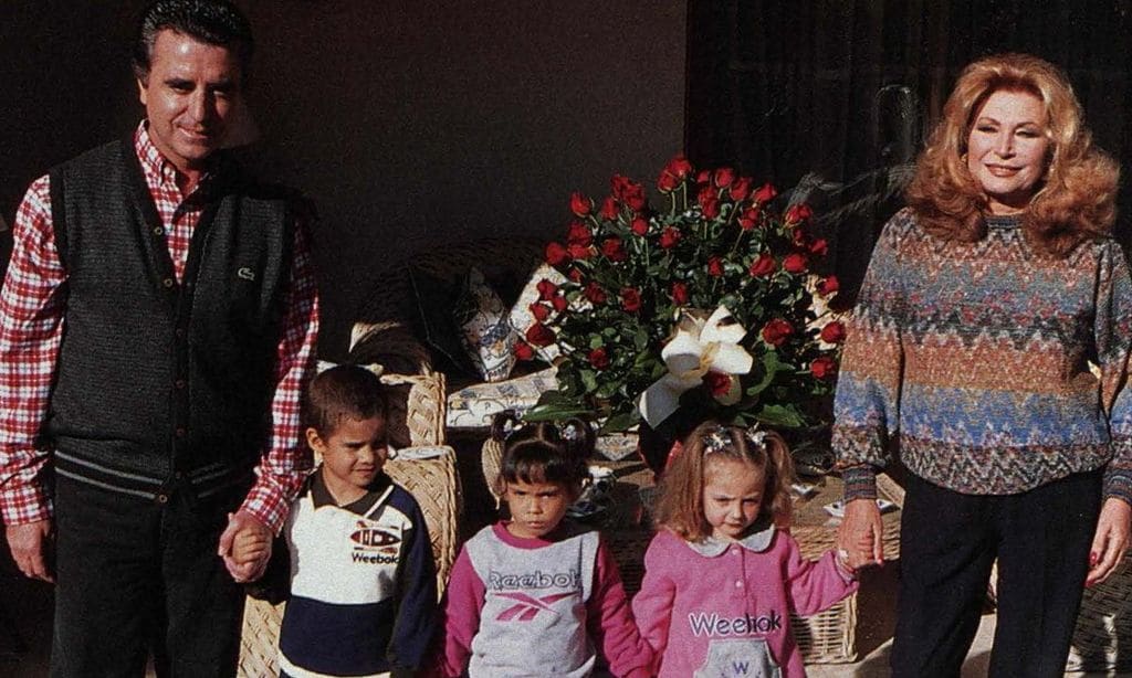 Rocío Jurado y Ortega Cano con sus hijos y nietos