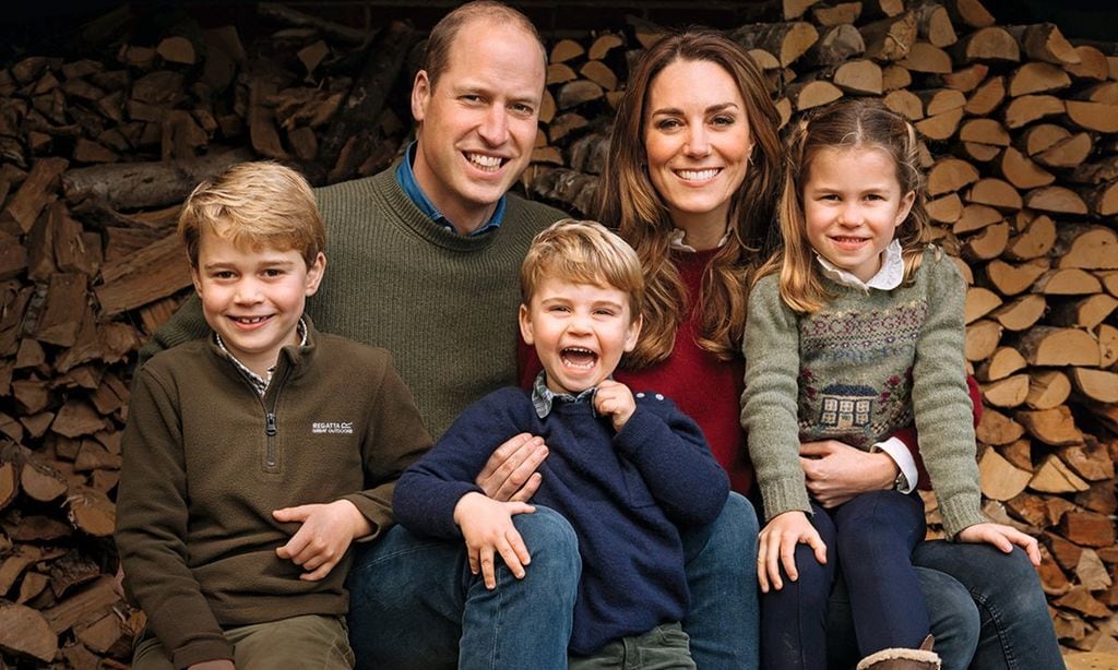 Duques de Cambridge con sus hijos