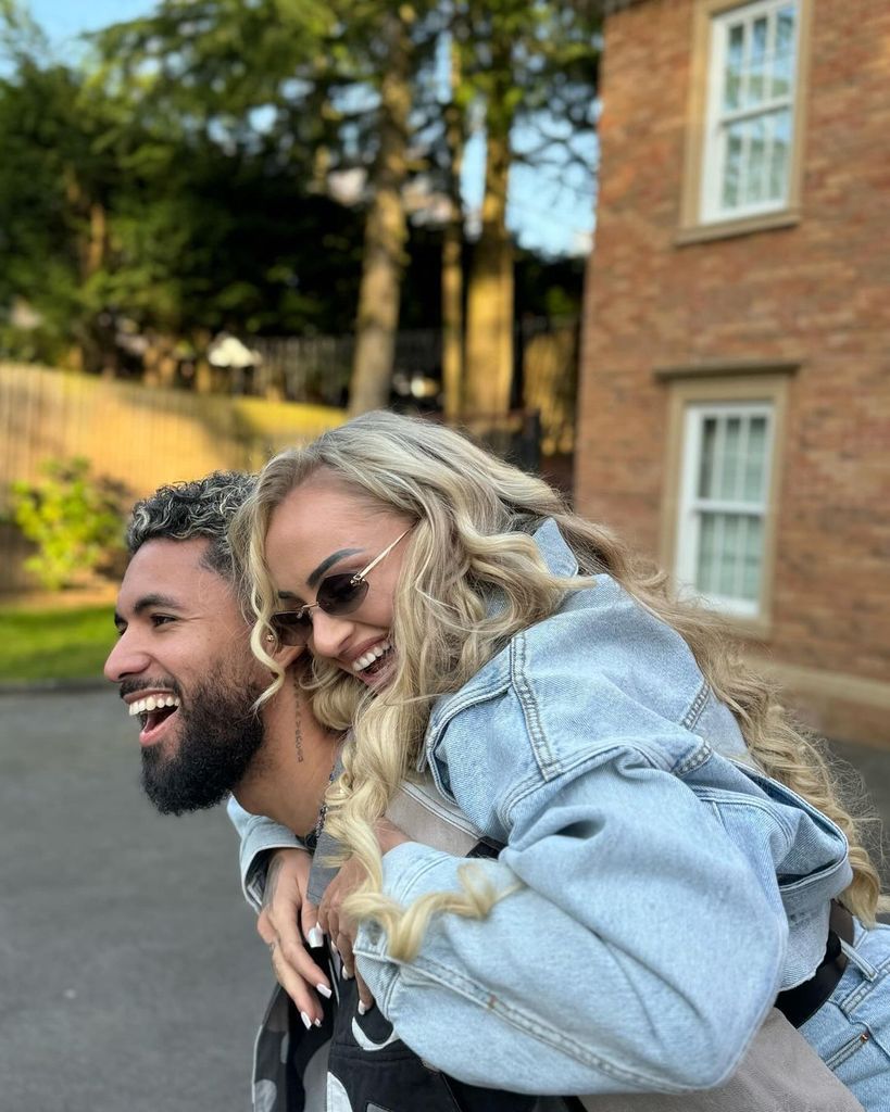 Douglas Luiz y Alisha Lehmann, la pareja de moda del fútbol italiano, sufre un robo millonario en su mansión de Turín