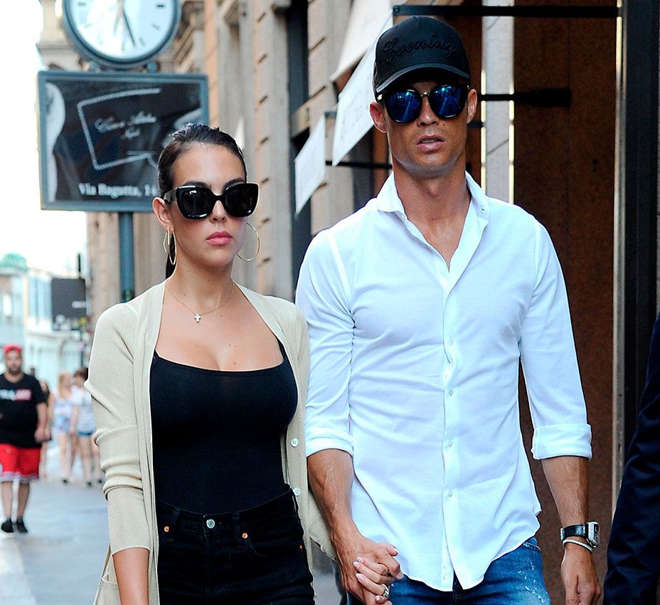 Georgina Rodríguez y Cristiano Ronaldo paseando por Milán