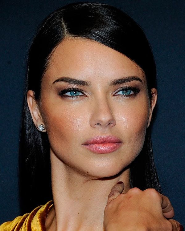 consejos_maquillaje_gato_adriana_lima_1a