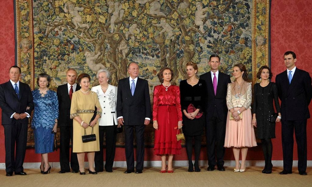 Familia Real con infante don CarlosPedro de Borbón-Dos Sicilias y Sofía Landaluce (Duques de