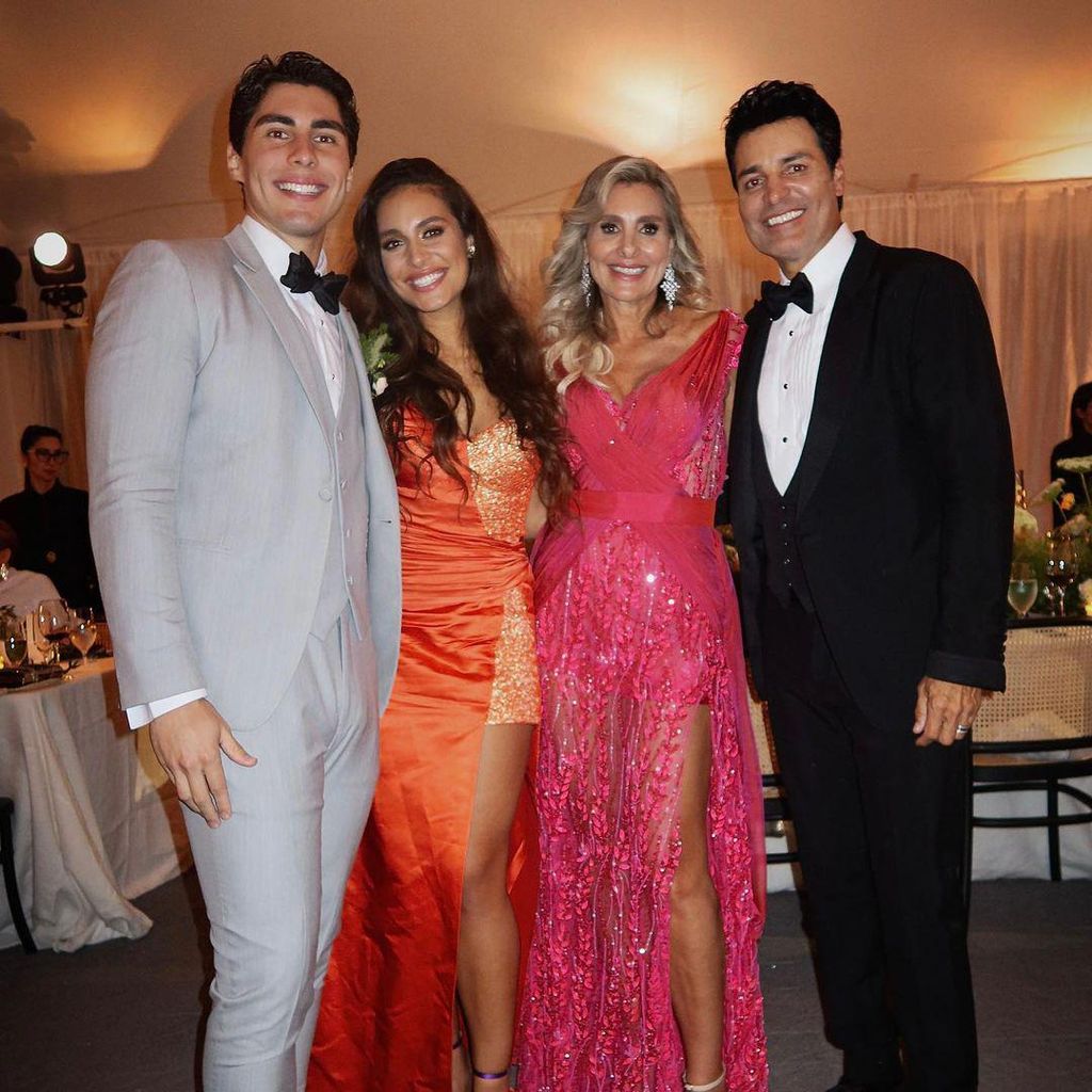 Chayanne y su familia en la boda de Lele Pons y Guaynaa | ¡HOLA!