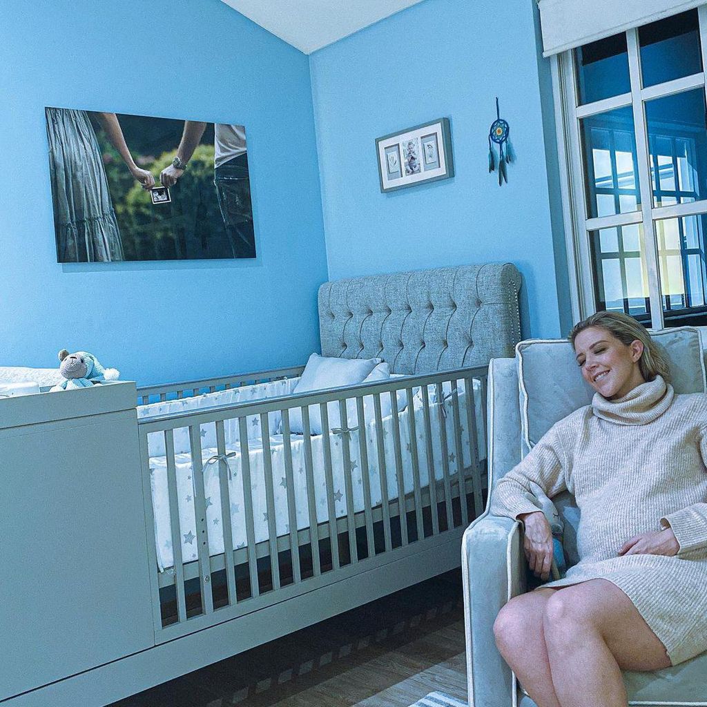 Fernanda Castillo en la habitación de su bebé