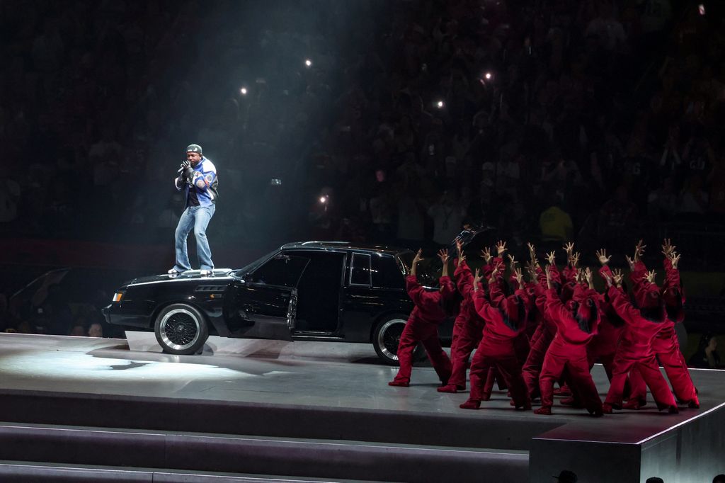 Kendrick Lamar en el Apple Music Super Bowl LIX Halftime Show