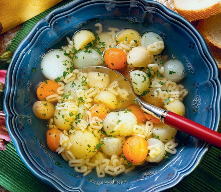 Sopa de letra con bolitas de la huerta