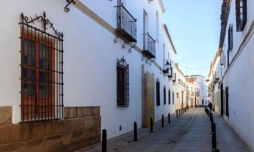 Calles de Villanueva de los Infantes donde en un paseo se encuentran más de 200 casas con escudos en sus fachadas.