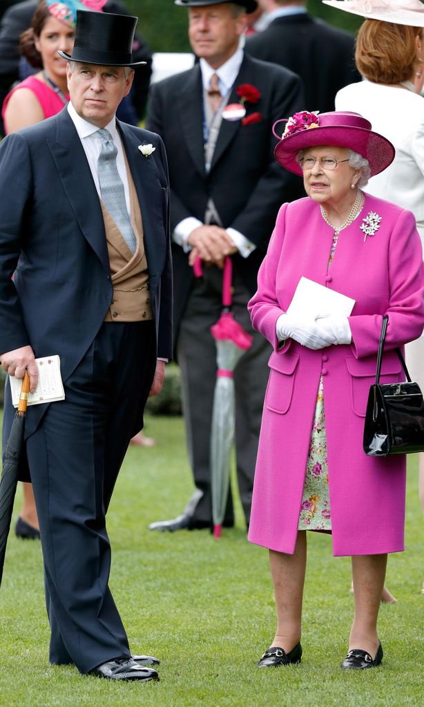 Príncipe Andrés y la reina Isabel