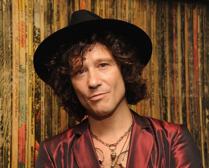 Bunbury desvela qué le obligó a retirarse de los escenarios